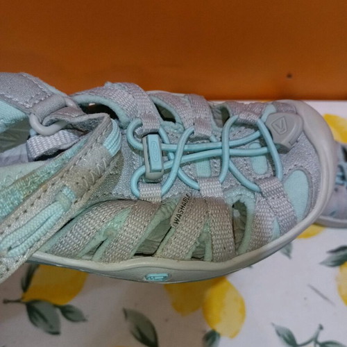 Keen Washable kids sandals like new, size 29, gray and turquoise