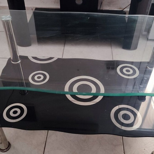 Samsung 33" TV with TV stand and Mi Xbox gift, like new