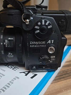 Minolta Dimage A1 ψηφιακή φωτογραφική μηχανή με φακό 28-200mm superzoom σαν καινούργιο