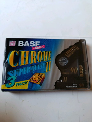 Запечатана аудиокасета BASF Chrome II 90 минути