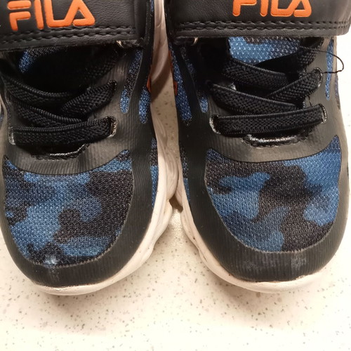 Αθλητικά παπούτσια Fila μεταχειρισμένα, νούμερο 22
