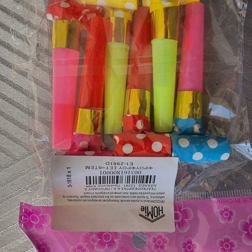 Set of 12 horns and 12 party blowers new, metallic colors