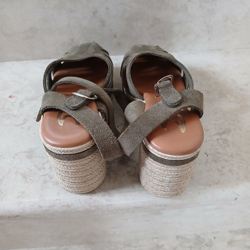Marila leather sandals like new, khaki beige, size 37