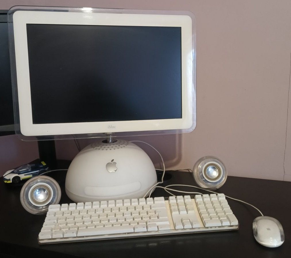 Apple Imac G4 like new, rare and… - € 450,00 - Vendora.cy