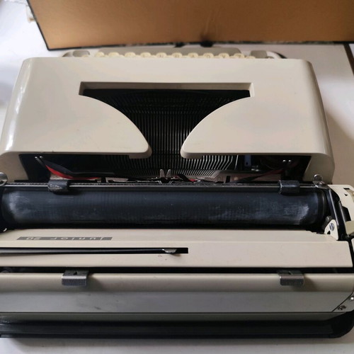 Adhner Junior 20 typewriter new with plastic body