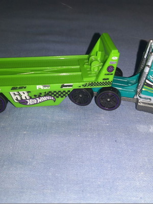Hot Wheels Track Stars Hitch N' Haul καινούργιο μοντέλο νταλίκας μεταφοράς αυτοκινήτων