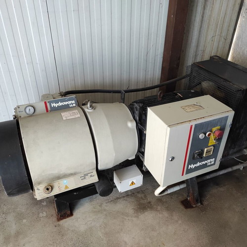 Hydrovane 148 air compressor used with air tank and accessories