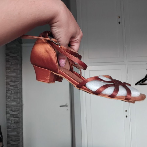 Dance shoes size 37, gold