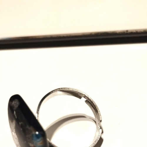 Ring faux bijoux Murano style adjustable black and white like new