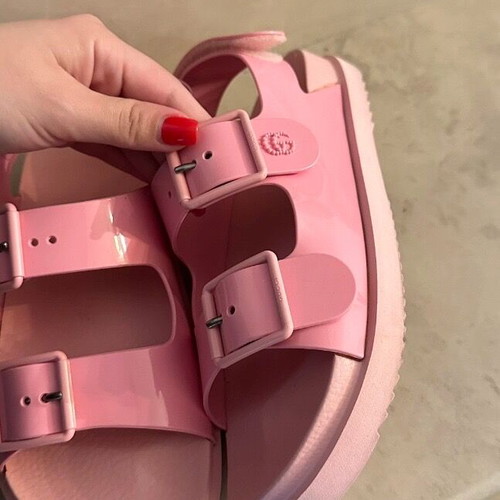 Gucci sandals size 39 pink like new