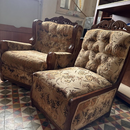 Vintage 80s sofa with carved wood – retro statement piece