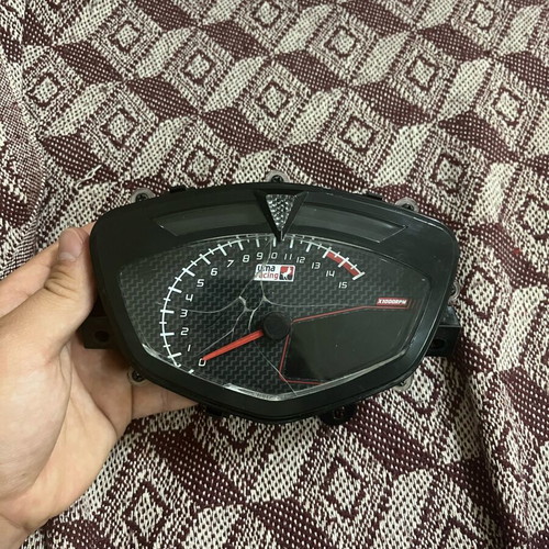 Uma Racing speedometer for Crypton X used, broken glass