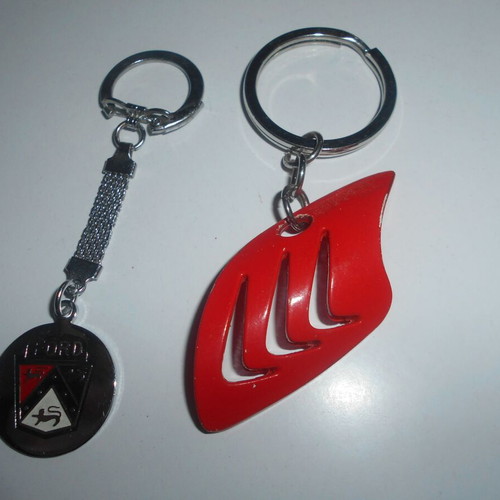 Car keychains used, pack of 8, Ferrari, Chevrolet, Krayper, Peugeot, Ford, Fave, Mercedes, Fiat