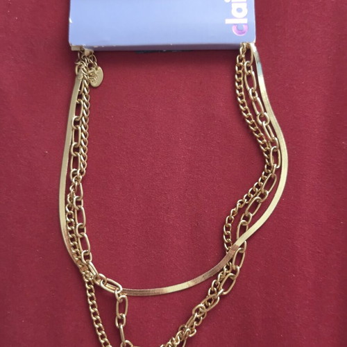Claire's triple layered gold necklace