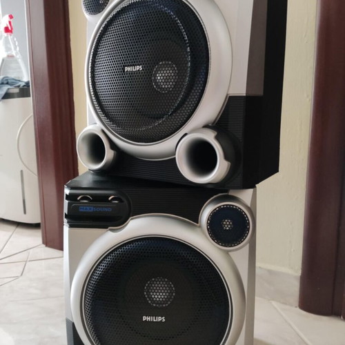 Speakers used for stereo system