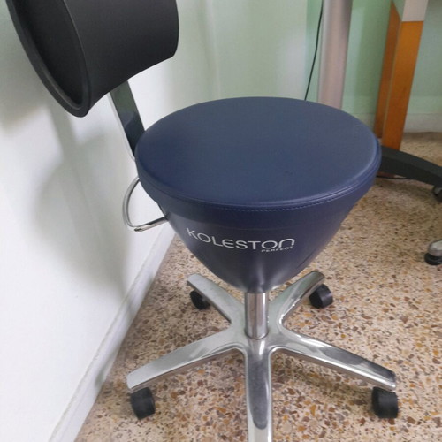 Chair like new, ideal for hair salon