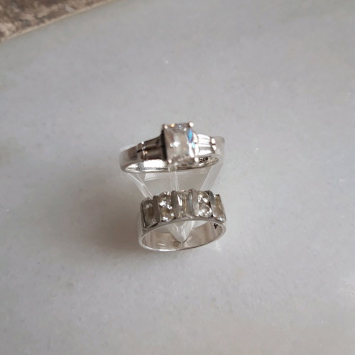 Silver rings used with transparent stones, set of 2