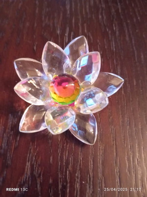 Crystal lotus decorative like new, dimensions 5x3cm