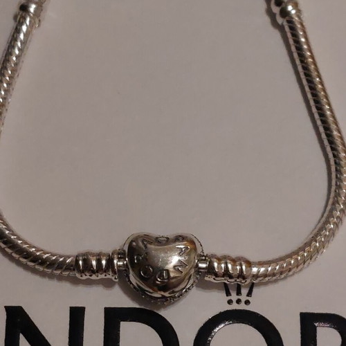 Pandora bracelet size 18 cm new, heart clasp with pave