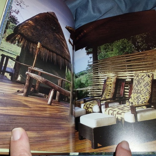 Safari Style book like new, English