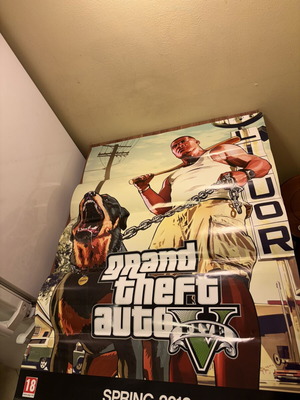 GTA V Συλλεκτική Επίσημη Αφίσα Προπαραγγελίας με Αυτοκόλλητο