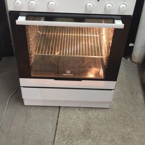 Electrolux Ceramic Stove like new, fully functional with two trays