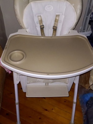 Pali Chef high chair used with removable tray