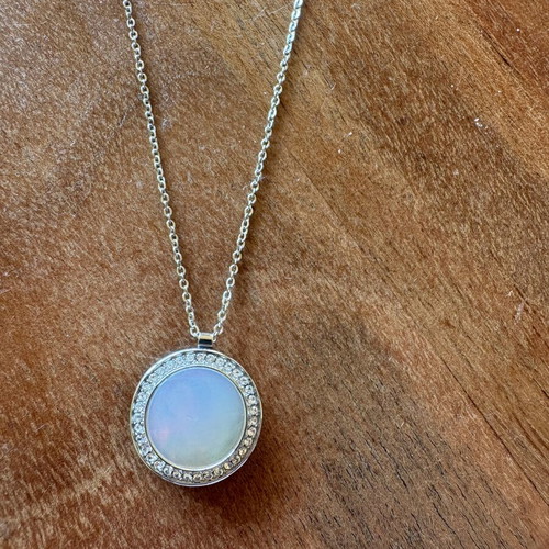 Steel necklace chain with mother-of-pearl and zircon pendant