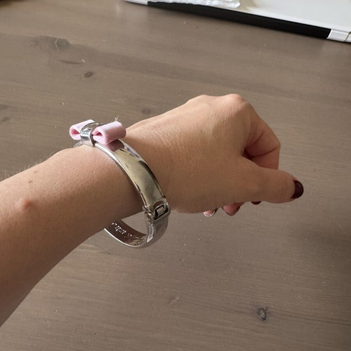 Bracelet designed by Doukas Chatzidoukas for Estée Lauder, like new, breast cancer prevention