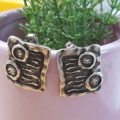 Boho stud earrings new, black and silver
