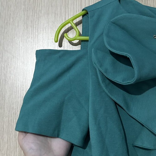 Italian Sportstaff Dress size S like new, green midi evening