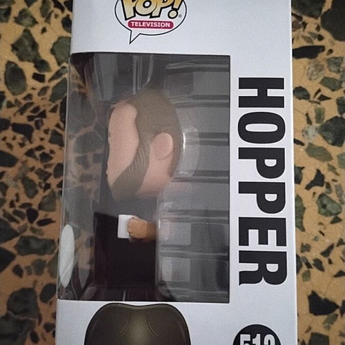 Funko Pop Television Hopper 512 Chase new authentic