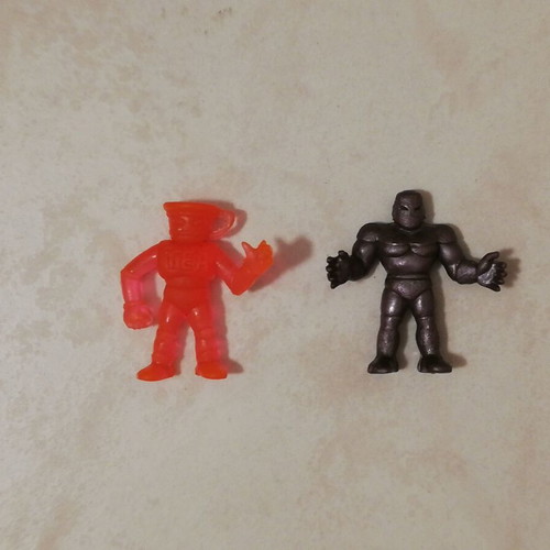 Alien figures used, set of 2, orange and purple