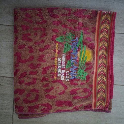 Beach towel like new, 100% Egyptian cotton