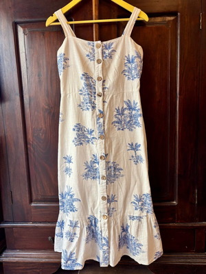 Summer Dress Primark μεταχειρισμένο, λευκό με μπλε σχέδια και κουμπιά, μέγεθος S
