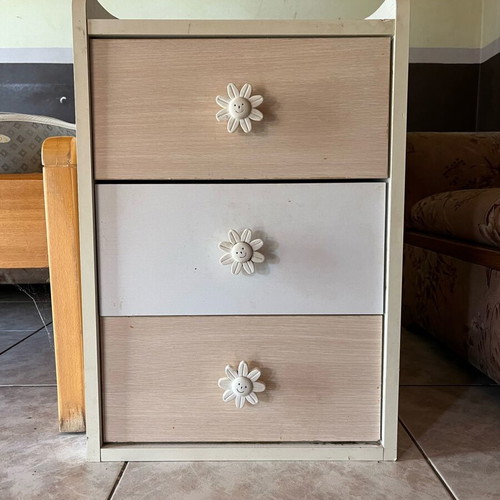 Wooden drawer unit used