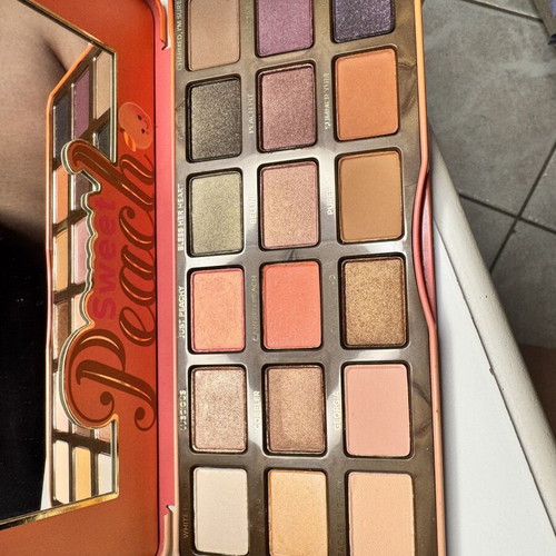 Too Faced Sweet Peach Palette like new