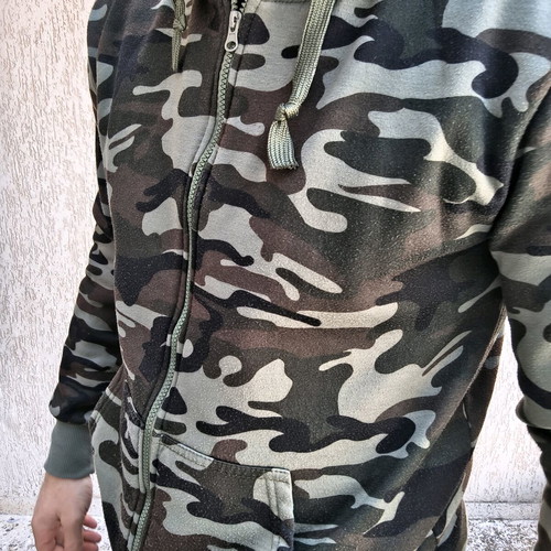 Men's Fleece Camouflage Jacket Large like new, very warm