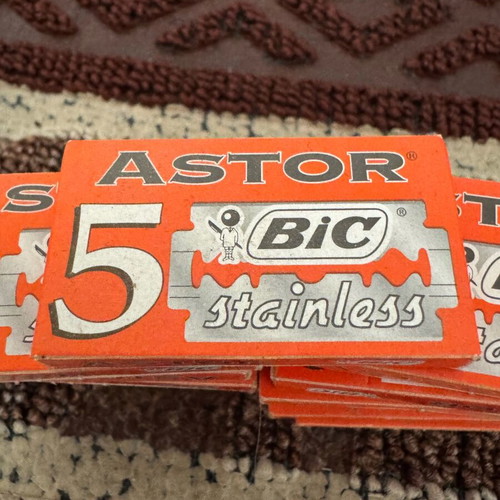 Astor razor blades new, pack of 13