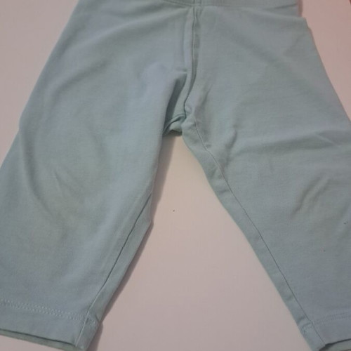 Girls' clothing set like new, 2 shorts, 1 leggings, 1 blouse, ages 3-4