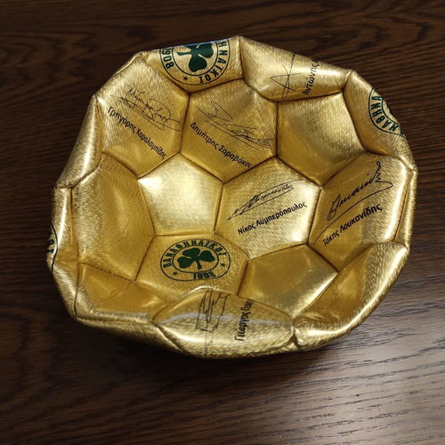 Panathinaikos football ball collectible like new, with signatures