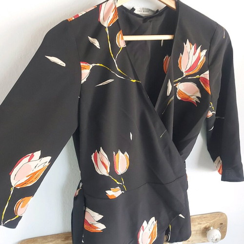 Zara women's wrap blouse new, size XS, black