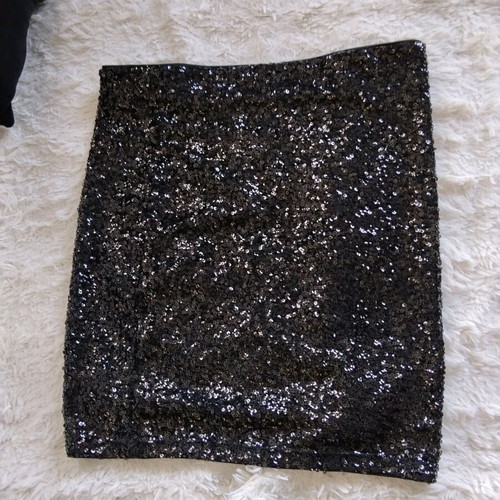 H&M black sequin skirt S like new