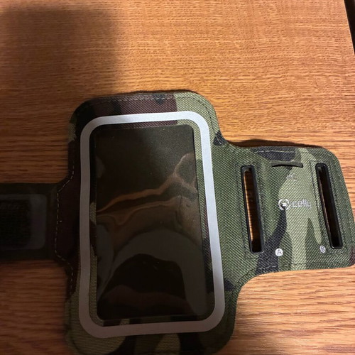 Mobile armband case used for running, fits phones up to 6.1 inches