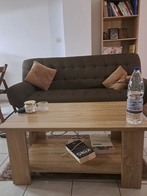 Τραπεζάκι σαλονιού σαν καινούργιο