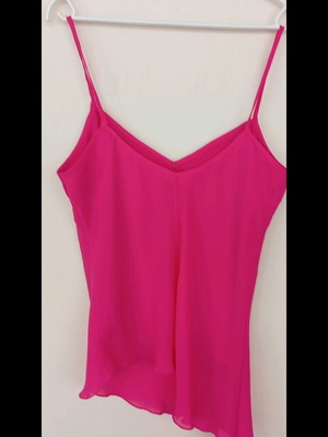 Women’s pink fuchsia top like new with thin straps size M