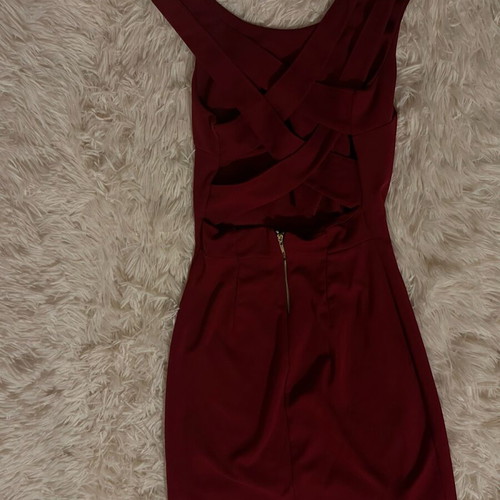 Bordeaux dress with perfect back design like new, small/medium