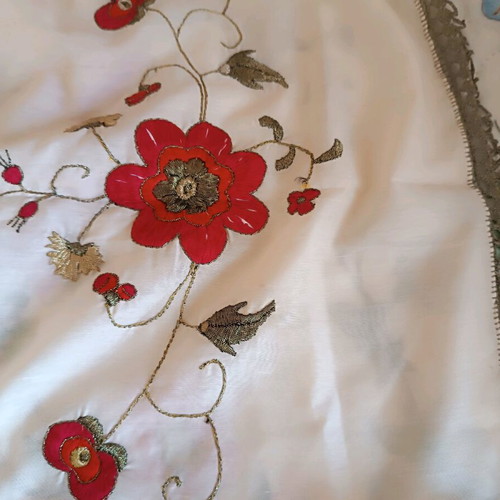 Handmade table runner like new