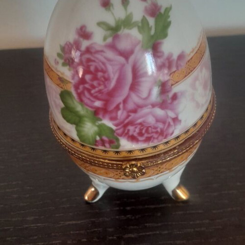 Ceramic egg vintage, can be used as small jewelry box