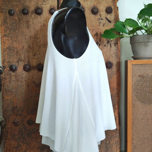 Mango White Pleated Sleeveless Top like new, asymmetric hem